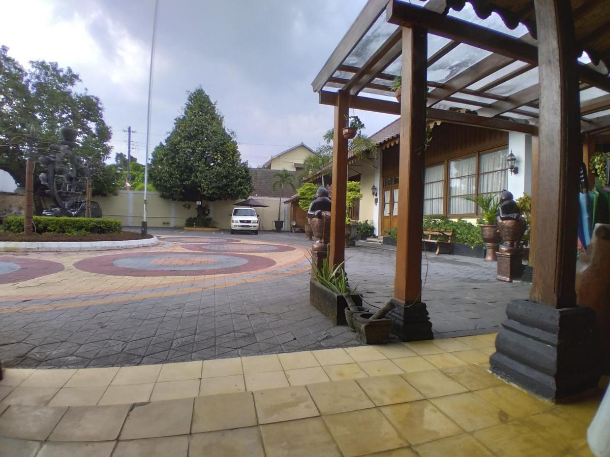 日惹 德姆艾姆传统旅馆酒店 外观 照片